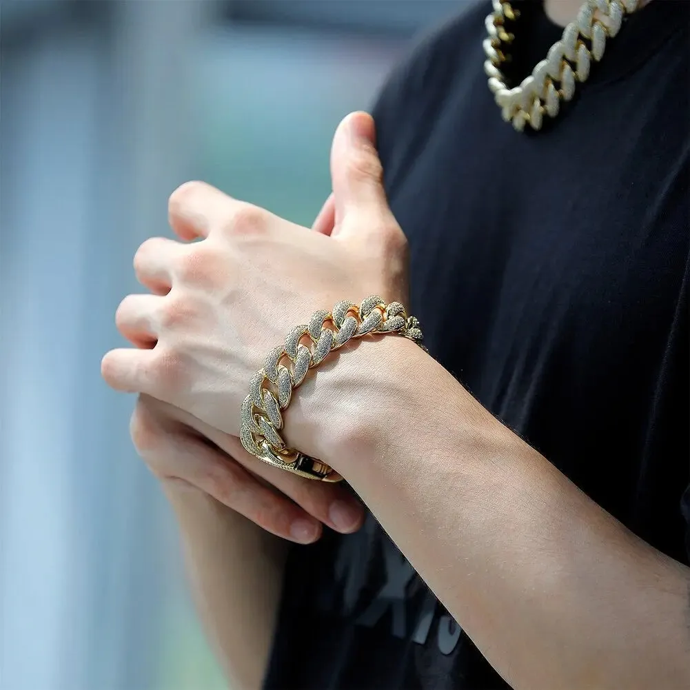 18mm Iced Cuban Link Bracelet in Yellow Gold