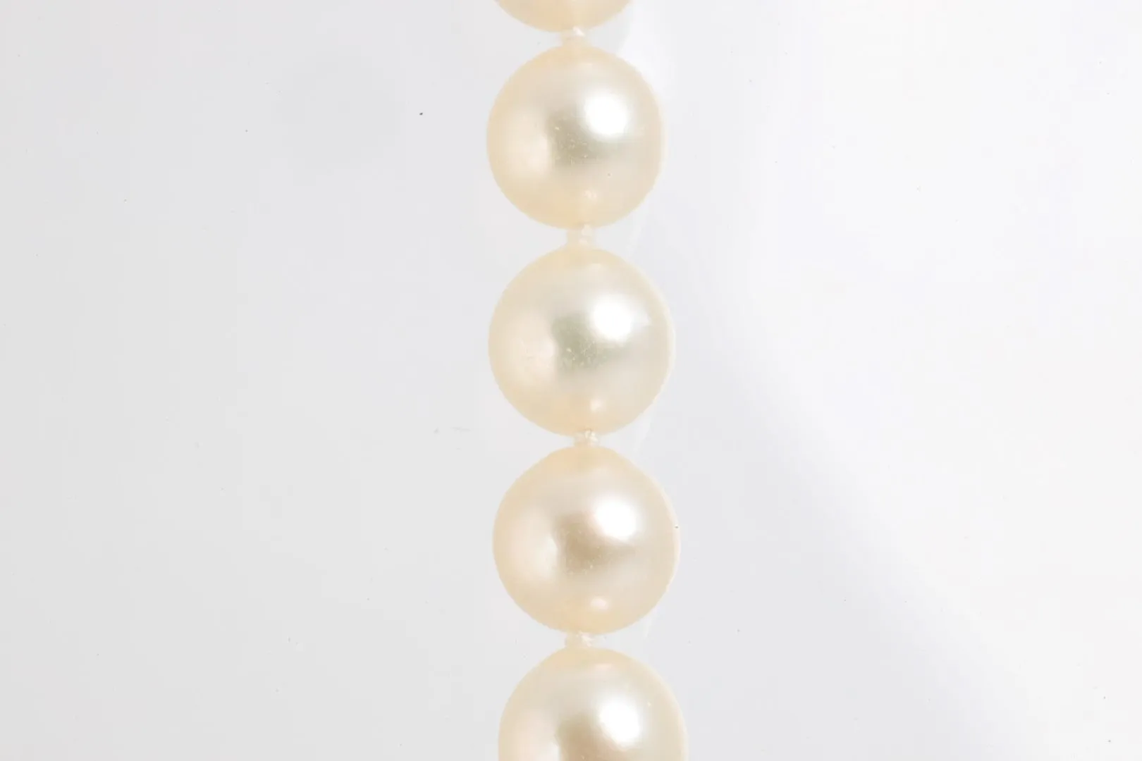 23.5" 14k Yellow Gold Pearl Necklace (51.23g.)