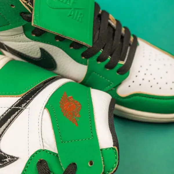 Air Jordan 1 High Lucky Green