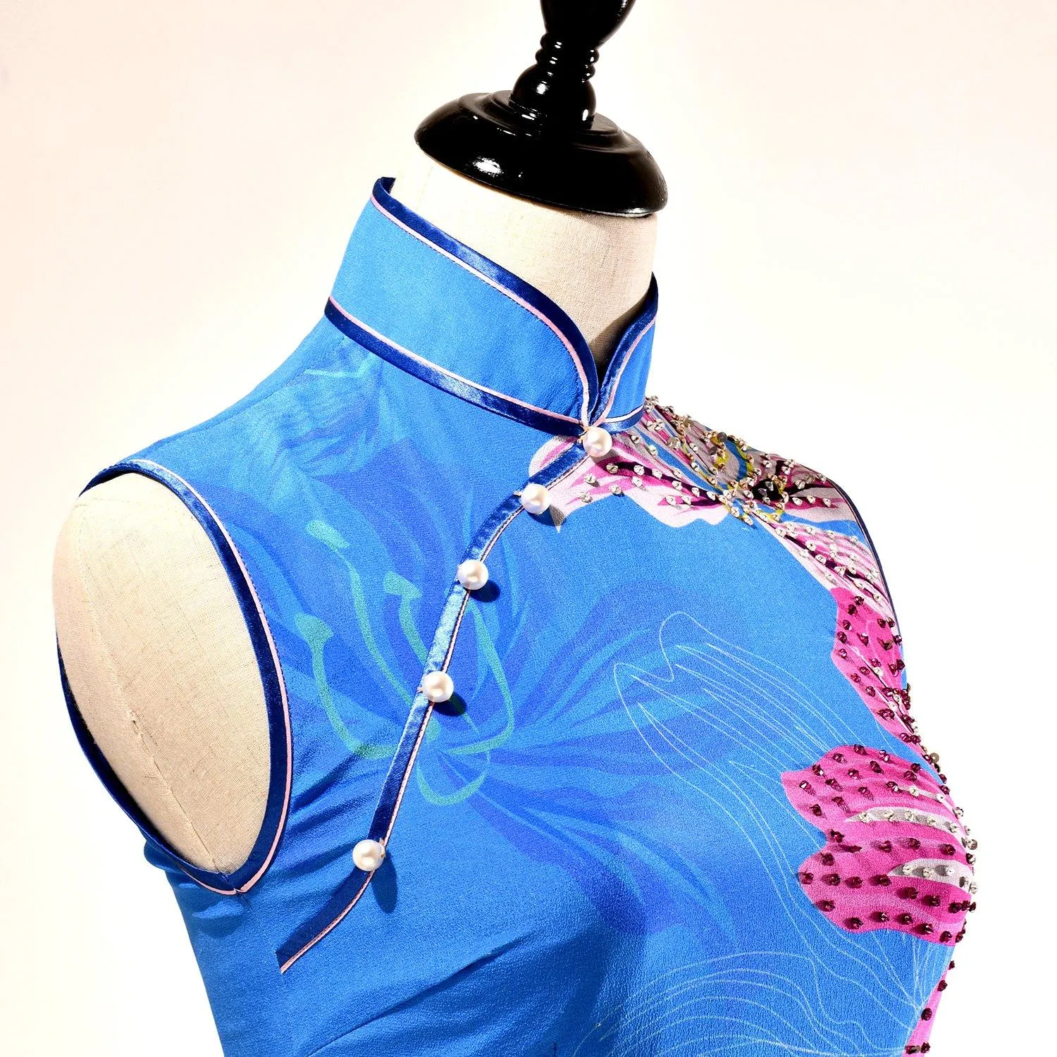 【BAUHINIA】100% Silk Crystal Cheongsam with Single Crystal Blossom (Sleeveless)