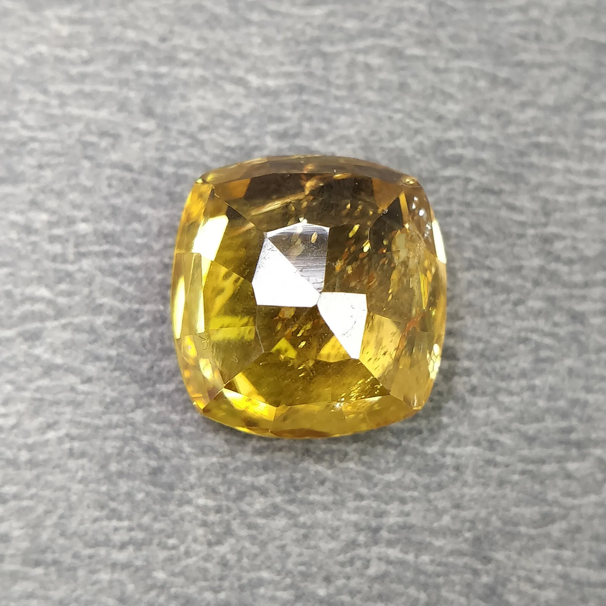 CERTIFIED YELLOW ZIRCON Gemstone Normal Cut : 8.10cts Natural Untreated Zircon Cushion Shape 10.75*10.44mm