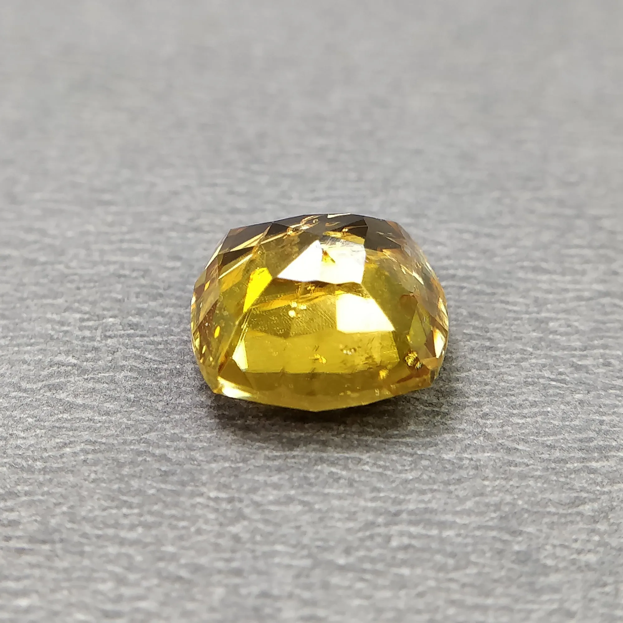 CERTIFIED YELLOW ZIRCON Gemstone Normal Cut : 8.10cts Natural Untreated Zircon Cushion Shape 10.75*10.44mm