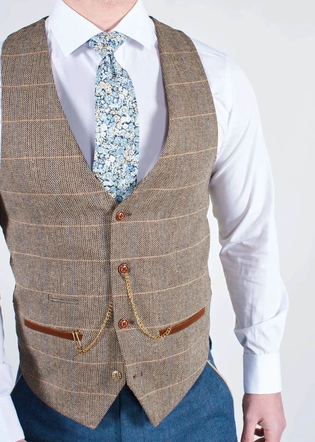 Fratelli Robbie Men's Green Tweed Suit with Marc Darcy Ted Tan Tweed Waistcoat