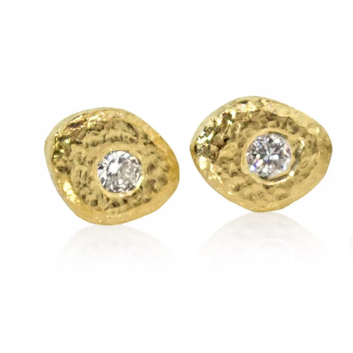 Single Pebble Diamond Stud Earrings in 18k Yellow Gold