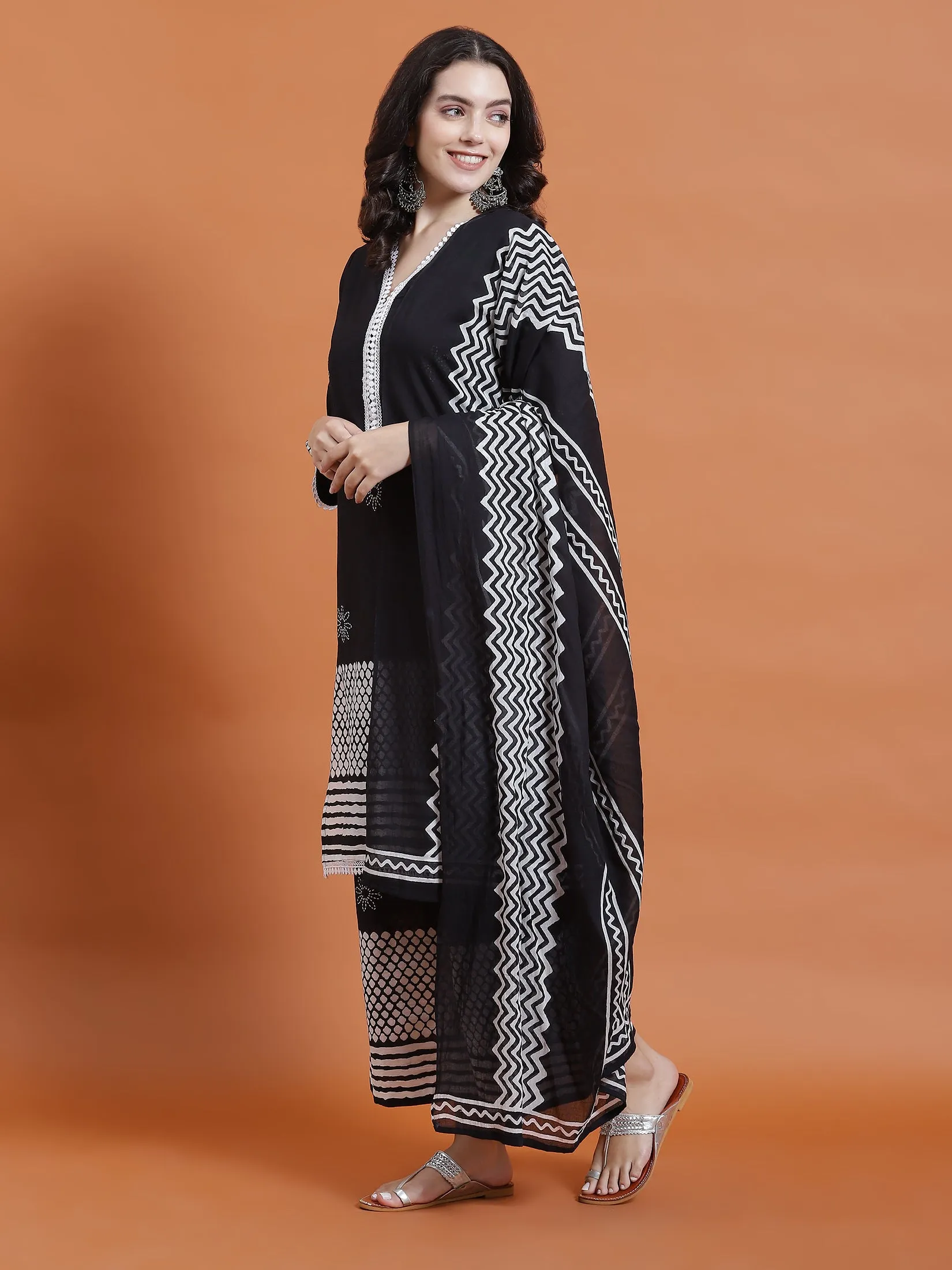 Women Black Floral Print Kurta Wide Pant Dupatta