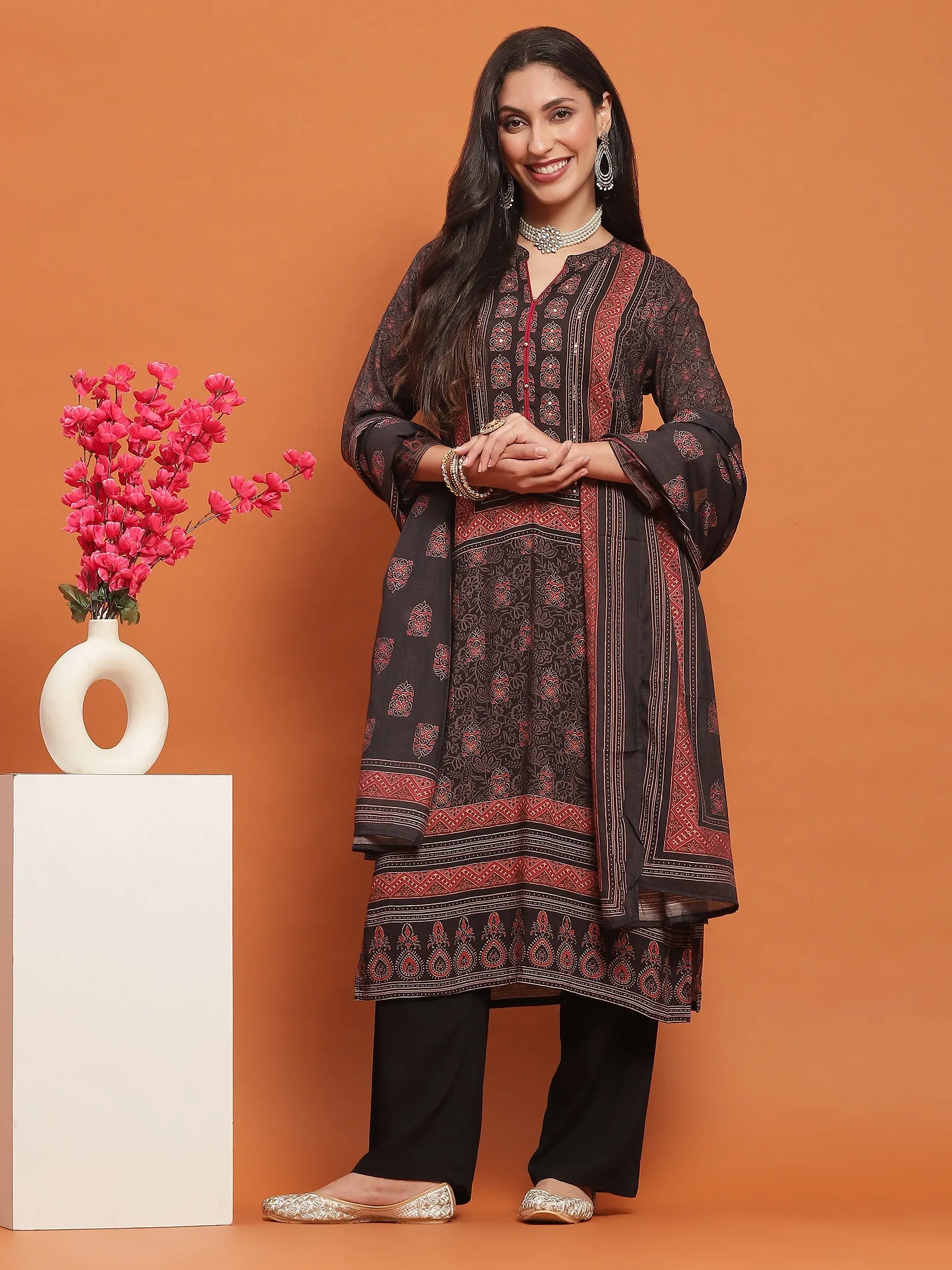 Women Black Geometric Print Kurta Comfort Pant Dupatta